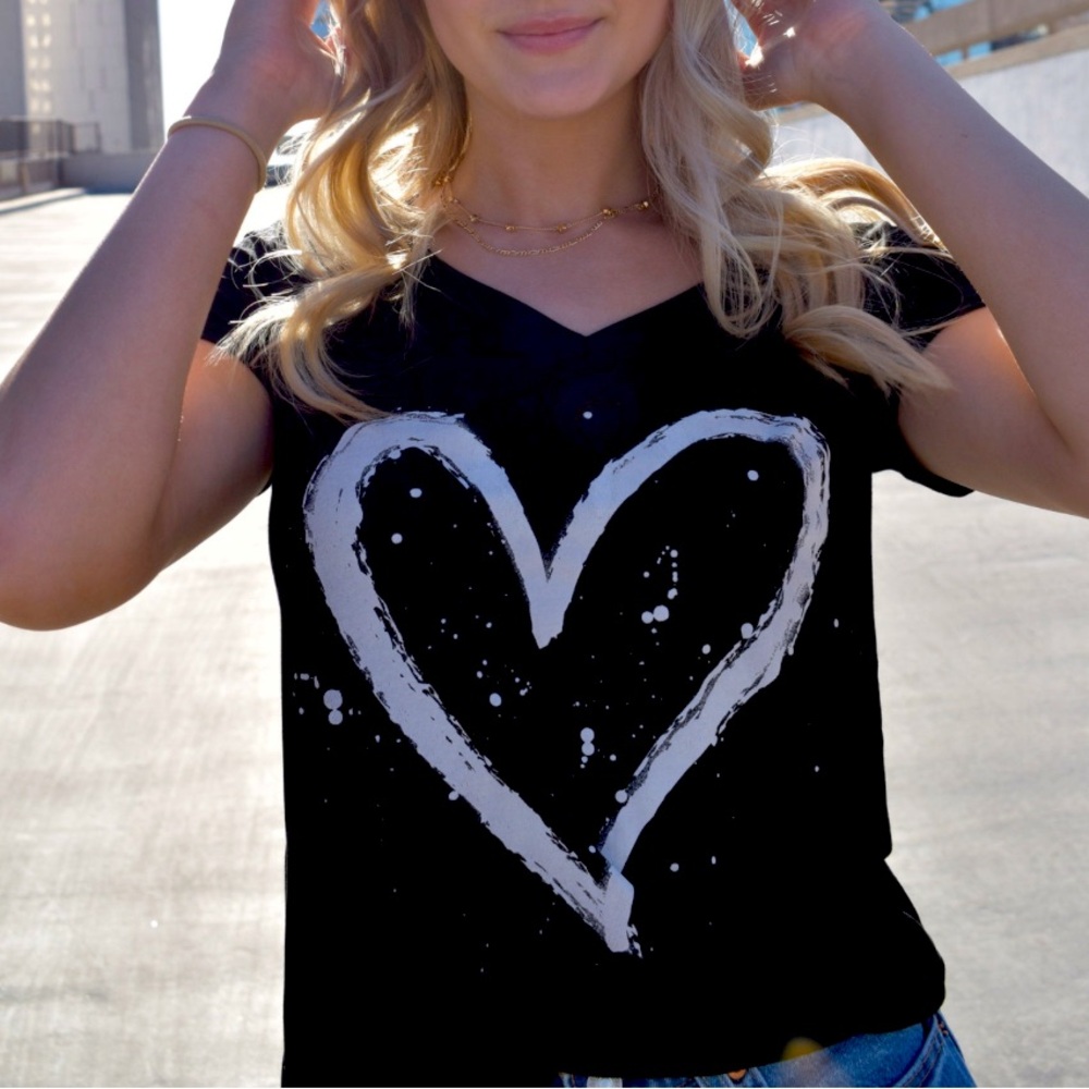 HEART SPLATTER S/S V NECK T-SHIRT BY BIRD & VINE LOS ANGELES